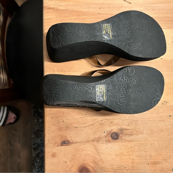 Black platform sandals with a clear strap thru toes, and pendant. Size 9 - Picture 3 of 6